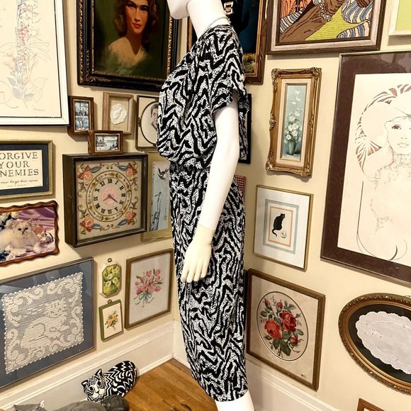 90s Vintage Hearts Black and White Abstract Print Rayon Midi Dress with Cutout - Picture 2 of 7